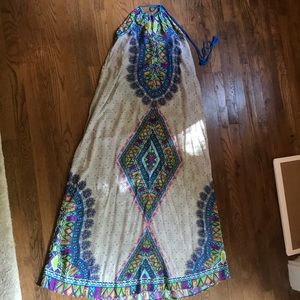 Halter Fabrik Keyhole maxi dress